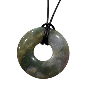 NWOT Moss Agate Circle necklace